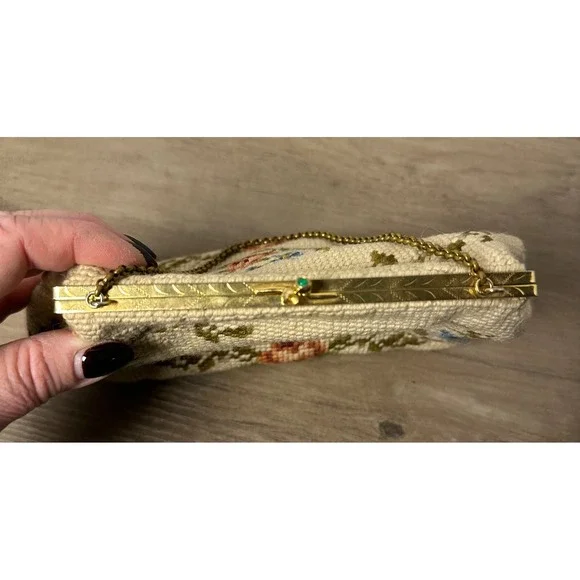 Vintage Needlepoint Floral Clutch Evening Bag Gold‎ Chain Kiss Lock Jewel Accent - Picture 3 of 8